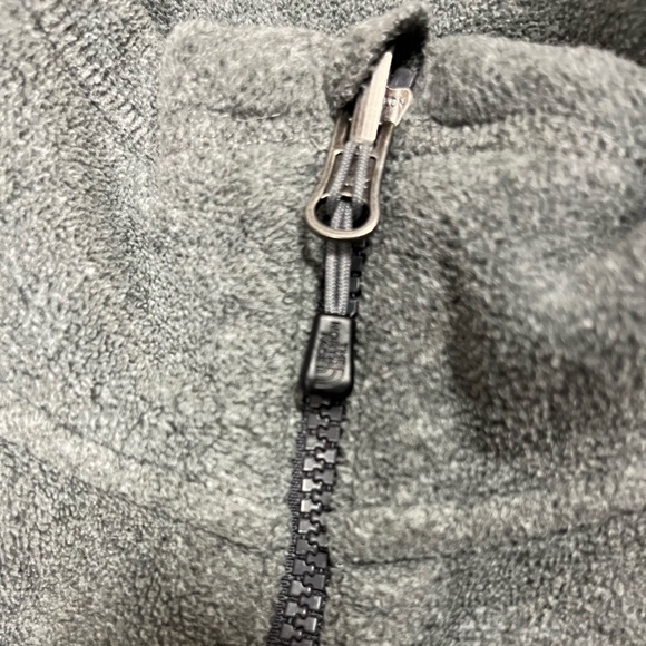 North face full zip jacket. Lightly worn. Warm material. Gray color - Picture 7 of 7
